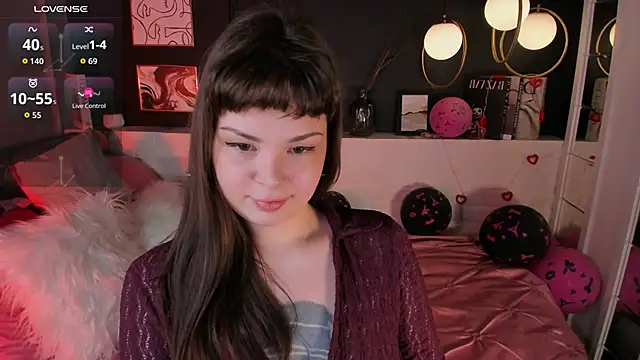 Snapshot of Maykinkya chatting on 02.18.26 Maykinkya online show from 02.18.26