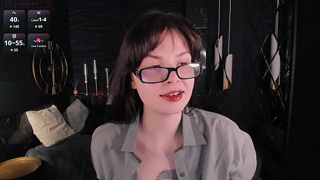 Snapshot of Maykinkya chatting on 04.30.26 Maykinkya online show from 04.30.26