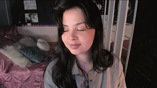 Snapshot of Maykinkya chatting on 07.14.26 Maykinkya online show from 07.14.26
