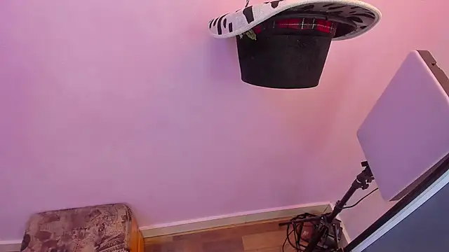 Snapshot of lil_miia chatting on 02.24.26 lil miia online show from 02.24.26