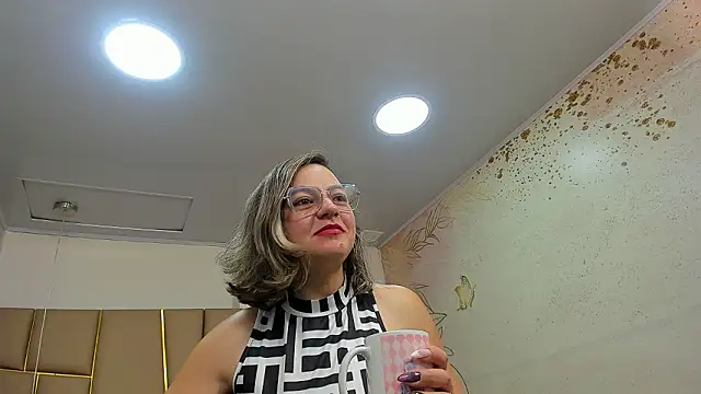 Snapshot of ArianaSommers chatting on 02.22.26 ArianaSommers online show from 02.22.26