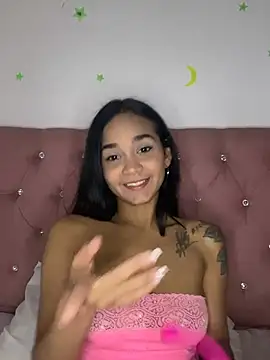 Snapshot of Maria_x_Alejandra chatting on 04.29.26 Maria x Alejandra online show from 04.29.26