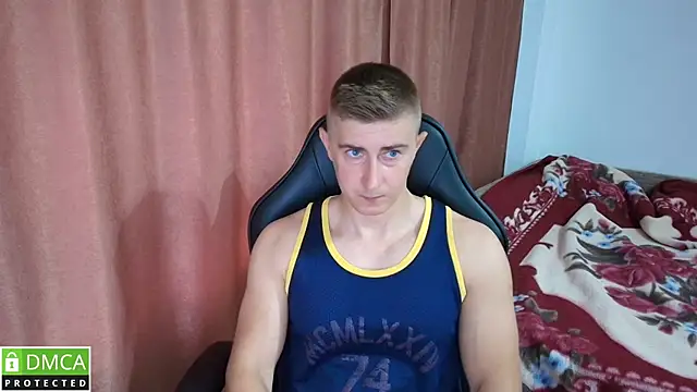 Snapshot of TodMusclePower9 chatting on 06.12.26 TodMusclePower9 online show from 06.12.26