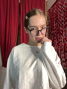 Snapshot of MyKittySayMeow chatting on 02.15.26 MyKittySayMeow online show from 02.15.26