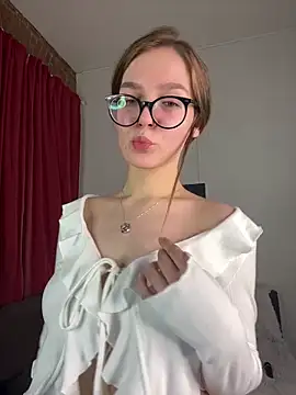 MyKittySayMeow online show from 04.25.26