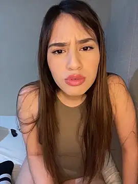 Snapshot of romyamo chatting on 02.13.26 romyamo online show from 02.13.26