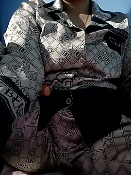 Snapshot of Tulip_ii chatting on 02.19.26 Tulip ii online show from 02.19.26