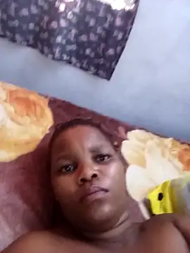 Snapshot of minniemoreee chatting on 02.14.26 minniemoreee online show from 02.14.26