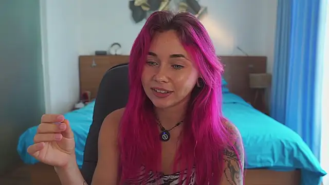 Sarah Pink online show from 01.09.26