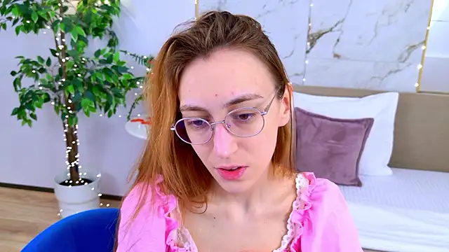 Snapshot of LeyaAtwood chatting on 02.14.26 LeyaAtwood online show from 02.14.26