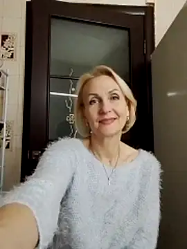 Snapshot of MichelleSolis chatting on 02.14.26 MichelleSolis online show from 02.14.26