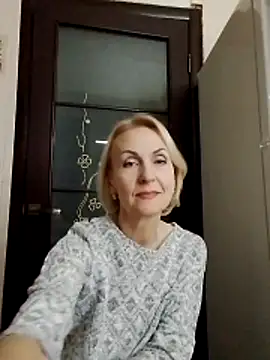 Snapshot of MichelleSolis chatting on 02.24.26 MichelleSolis online show from 02.24.26