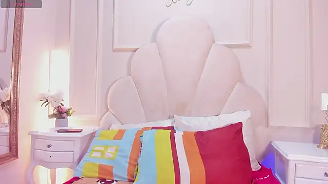 Snapshot of Haileysans chatting on 02.10.26 Haileysans online show from 02.10.26