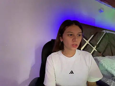 Snapshot of alison_parkerr26 chatting on 02.05.26 alison parkerr26 online show from 02.05.26