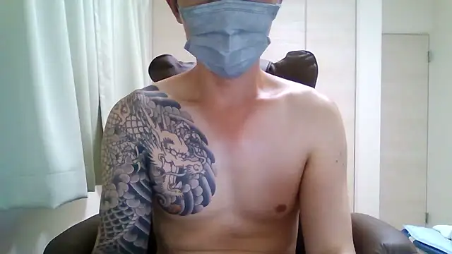 Snapshot of K0U-123 chatting on 06.19.26 K0U-123 online show from 06.19.26