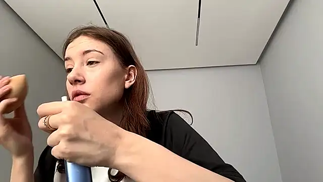 Snapshot of SofiaBlumer chatting on 02.08.26 SofiaBlumer online show from 02.08.26