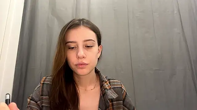 Snapshot of SofiaBlumer chatting on 02.17.26 SofiaBlumer online show from 02.17.26