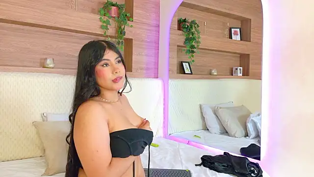 VioletBloomm online show from 03.05.26