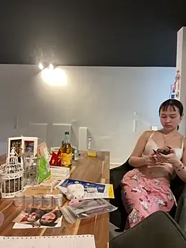 Just-Lilly online show from 04.03.26