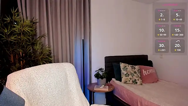 Snapshot of moonhelen chatting on 02.16.26 moonhelen online show from 02.16.26