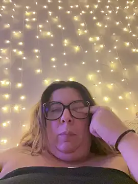 Snapshot of JasmineGlow7 chatting on 04.22.26 JasmineGlow7 online show from 04.22.26
