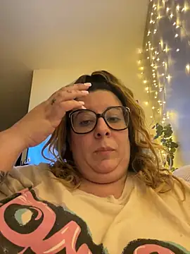 Snapshot of JasmineGlow7 chatting on 05.17.26 JasmineGlow7 online show from 05.17.26