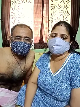 Snapshot of HoneyHush chatting on 02.11.26 HoneyHush online show from 02.11.26