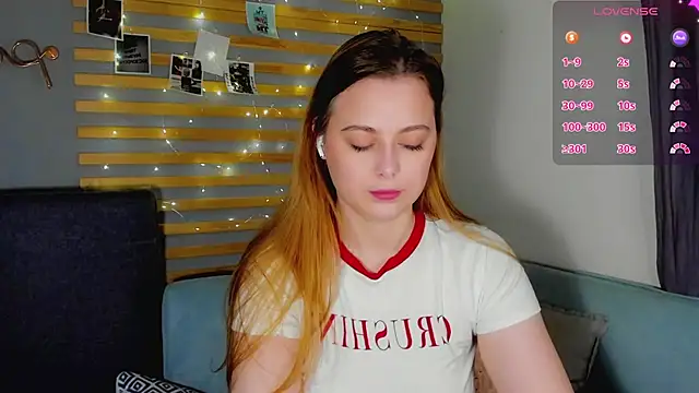 Snapshot of Alice_Wanderr chatting on 02.25.26 Alice Wanderr online show from 02.25.26