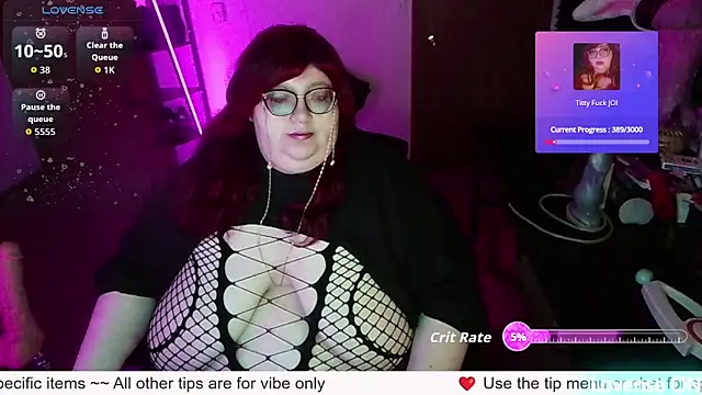 Snapshot of RileySynn chatting on 06.19.26 RileySynn online show from 06.19.26