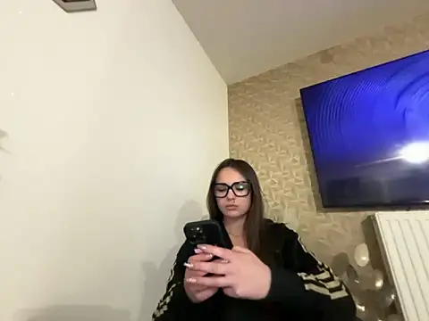 alixxxm7 online show from 02.21.26