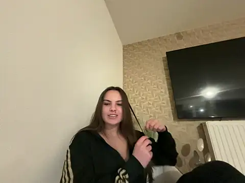 alixxxm7 online show from 02.23.26