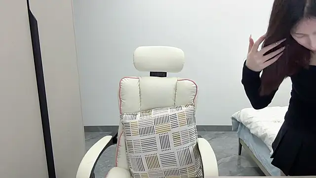 Snapshot of DYyyyyy-- chatting on 02.12.26 DYyyyyy-- online show from 02.12.26