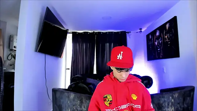 Snapshot of miguel_aguirre_ chatting on 02.25.26 miguel aguirre online show from 02.25.26