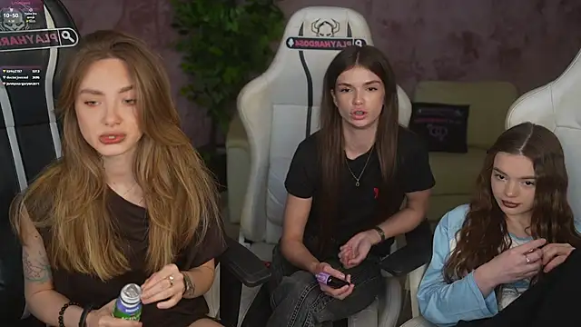 Snapshot of Zlata_Sky chatting on 06.06.26 Zlata Sky online show from 06.06.26