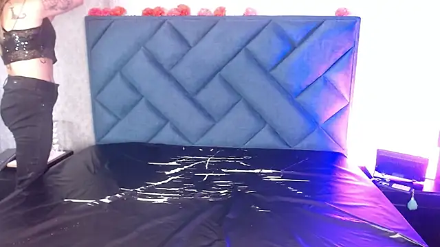 Snapshot of Lia_tomson chatting on 02.21.26 Lia tomson online show from 02.21.26