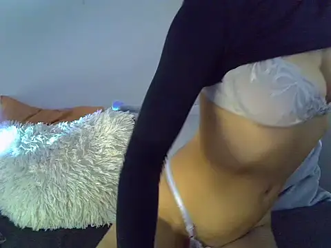 Onirica L online show from 04.16.26