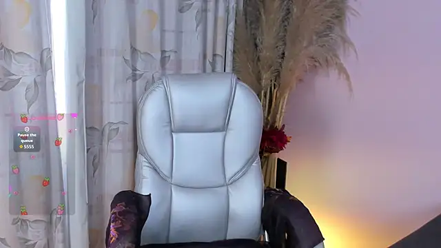 Snapshot of Sylvara_bx chatting on 05.25.26 Sylvara bx online show from 05.25.26