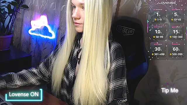 Shiny Victoria online show from 03.18.26