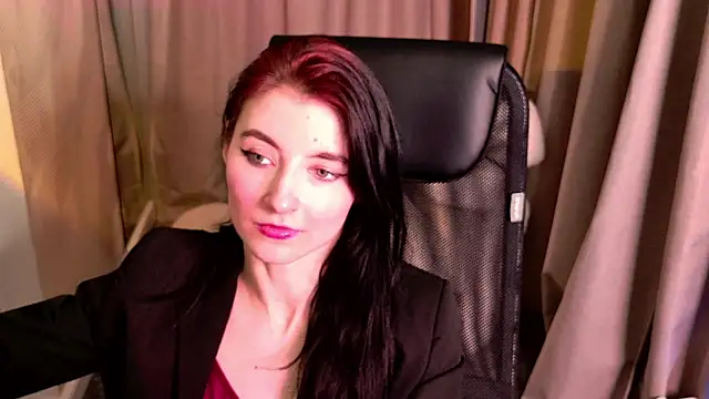 NicoleLuxe online show from 02.12.26