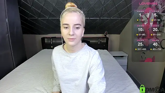 Naomi1Hinata online show from 03.02.26