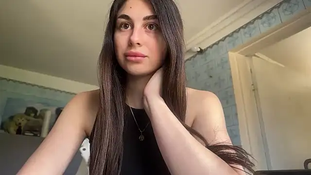 Snapshot of LiluMartiznir chatting on 04.29.26 LiluMartiznir online show from 04.29.26