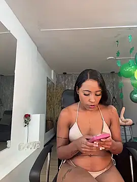 Snapshot of Alahia_Betancurr chatting on 03.19.26 Alahia Betancurr online show from 03.19.26