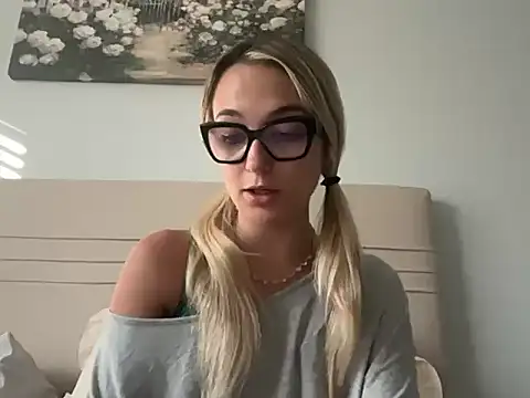 kelseyblu online show from 04.17.26