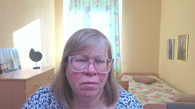 Snapshot of Emma_Eclipsee chatting on 02.18.26 Emma Eclipsee online show from 02.18.26