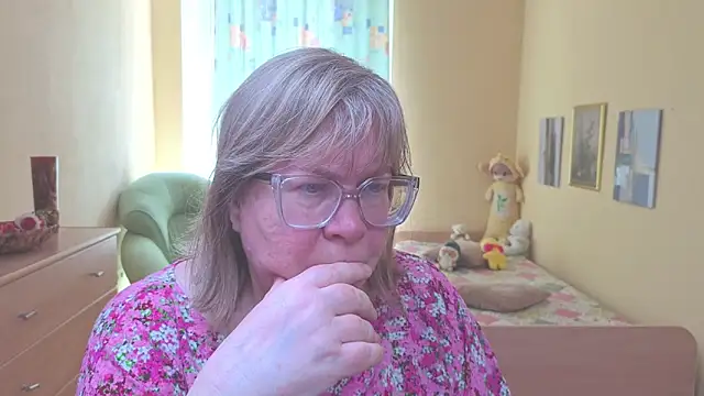 Emma Eclipsee online show from 05.16.26