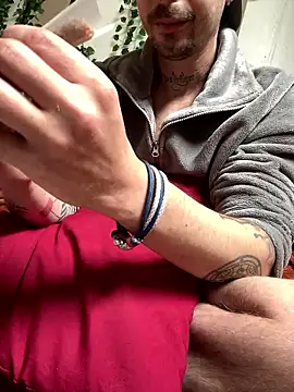 Piratee666 online show from 04.16.26