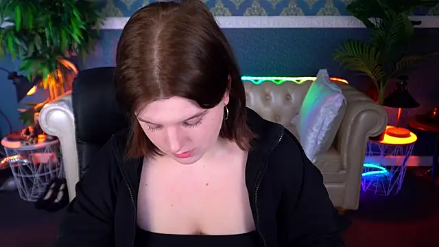 Snapshot of KristiFoxy chatting on 04.18.26 KristiFoxy online show from 04.18.26