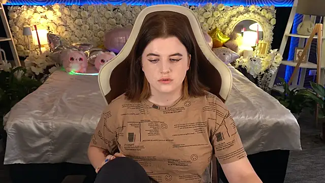 Snapshot of KristiFoxy chatting on 05.24.26 KristiFoxy online show from 05.24.26
