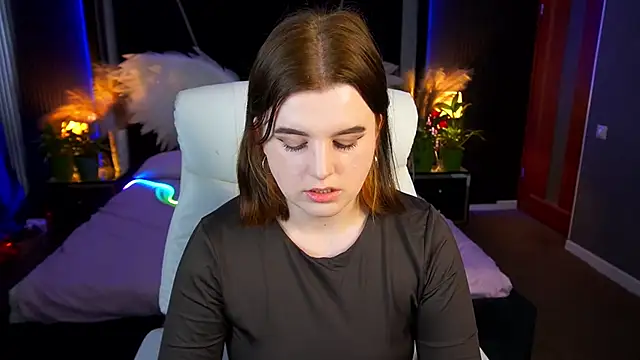 Snapshot of KristiFoxy chatting on 05.27.26 KristiFoxy online show from 05.27.26