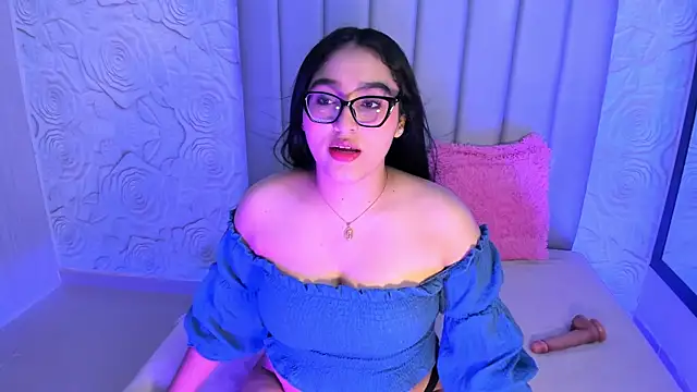 Lya dubois  online show from 07.04.26